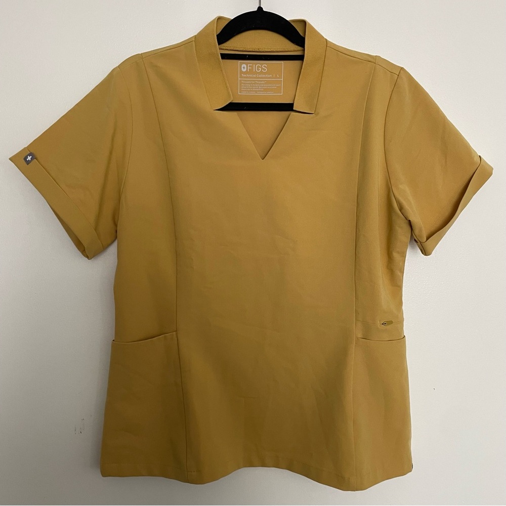FIGS Women’s Inala Slim Scrub Top Light Gold 1954 Size Large